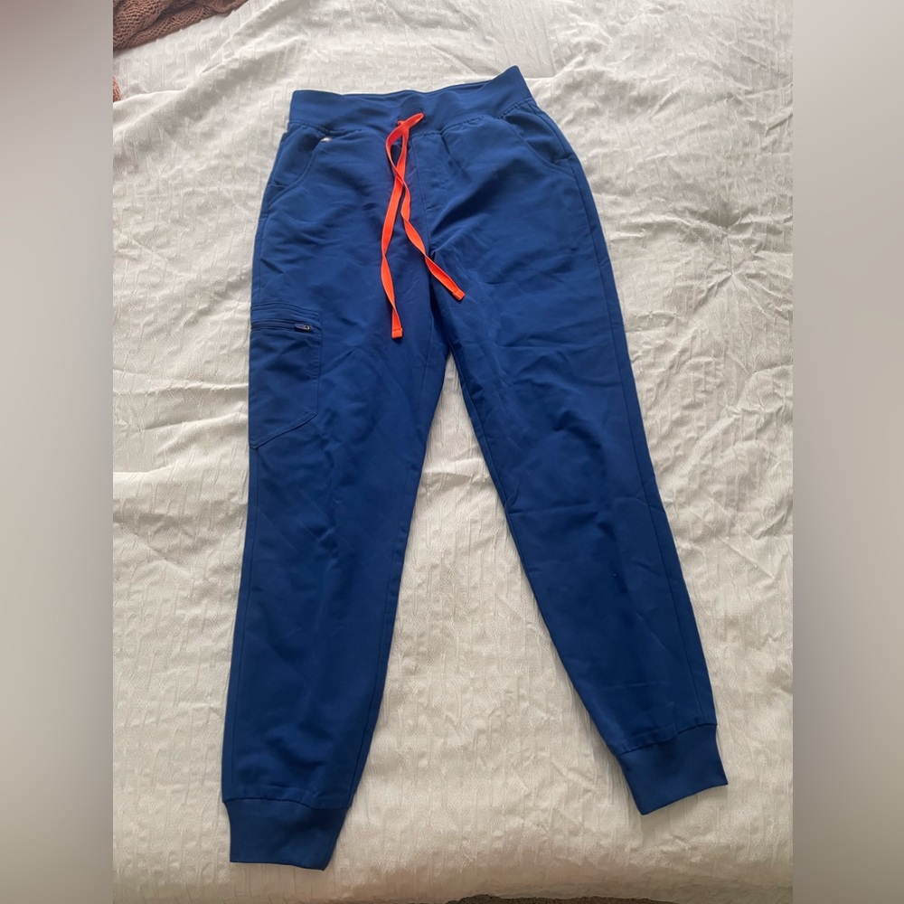 Women’s winning blue Zamora high waisted jogger scrub pants